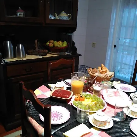 Alojamento de Acomodação e Pequeno-almoço Quinta Nova Do Almeida 3*