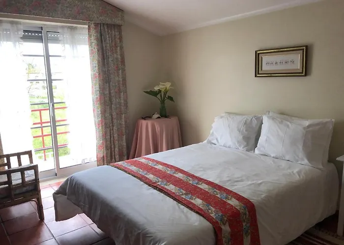 Quinta Nova Do Almeida Bed & Breakfast